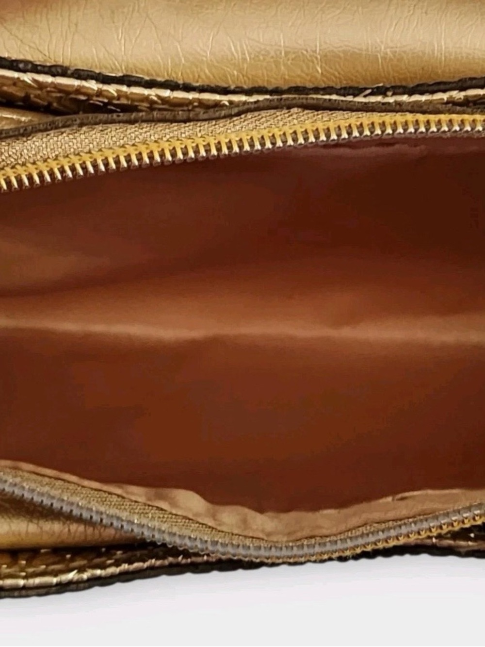 VERSACE Parfums METALLIC GOLDEN COSMETICS CASE BAG CLUTCH & 1 MALLY EYESHADOW - Picture 7 of 10